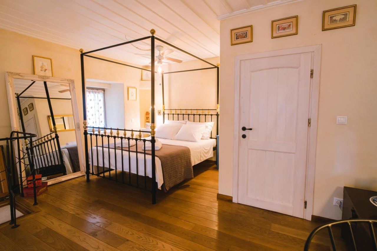 Rustic Rose - Private Premium House Holiday home *